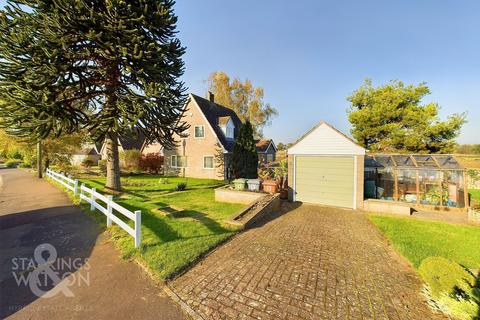 4 bedroom chalet for sale, Church View Close, Reedham, Norwich