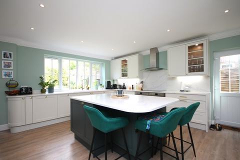 5 bedroom detached house to rent, MAYFIELD, LEATHERHEAD, KT22