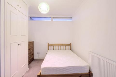 Studio to rent, London, City of London E1