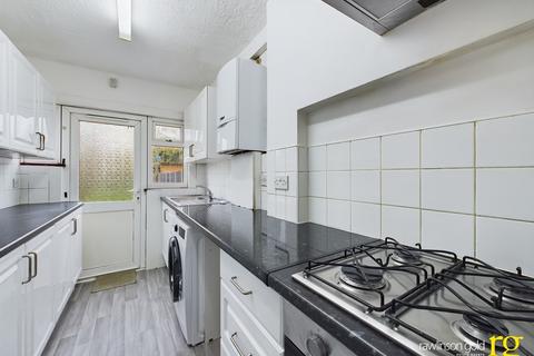 3 bedroom end of terrace house to rent, Torbay Road, Harrow