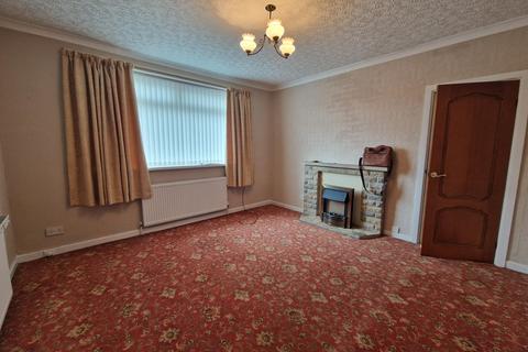 2 bedroom semi-detached bungalow for sale, Lyndhurst Avenue, Chadderton, OL9