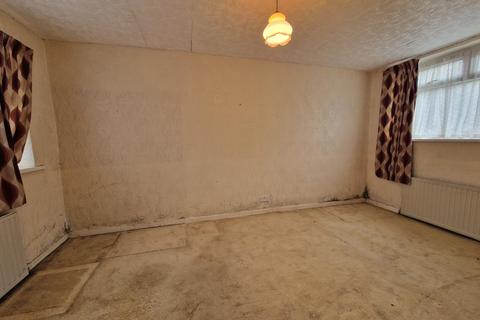 2 bedroom semi-detached bungalow for sale, Lyndhurst Avenue, Chadderton, OL9