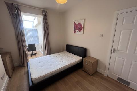 4 bedroom house share to rent, St. Helens Avenue, Swansea