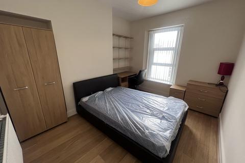 4 bedroom house share to rent, St. Helens Avenue, Swansea