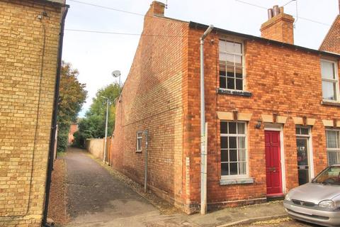 2 bedroom end of terrace house for sale, Horslow Street, Potton