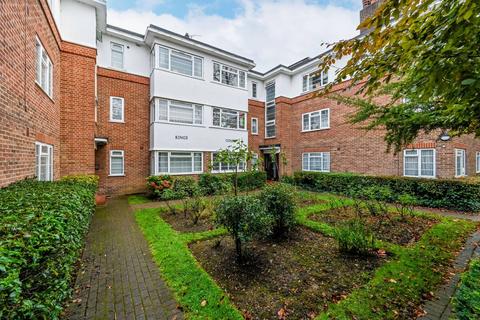 3 bedroom flat to rent, Castlebar Park, Ealing, London, W5