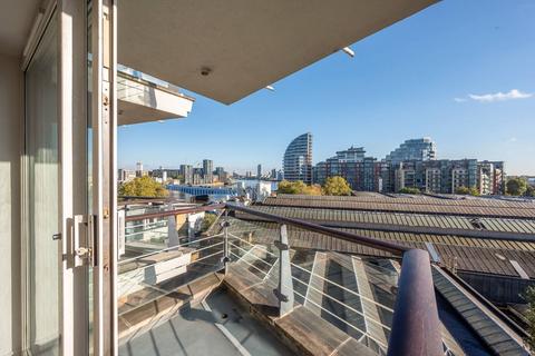 2 bedroom flat for sale, Smugglers Way, Wandsworth, London, SW18