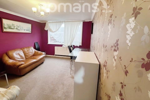 3 bedroom terraced house to rent, Mullins Close