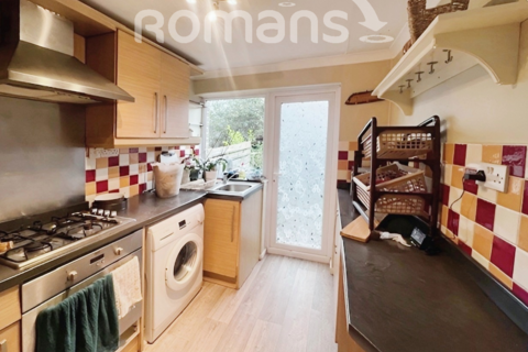 3 bedroom terraced house to rent, Mullins Close