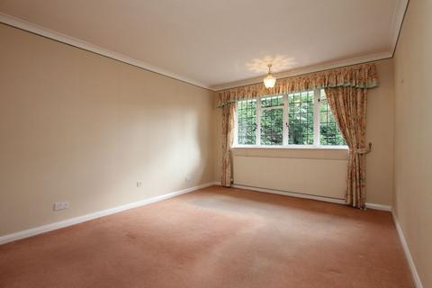 4 bedroom bungalow to rent, Clevehurst Close, Stoke Poges