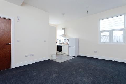 1 bedroom flat to rent, Lea Bridge Road, Walthamstow, London, E17