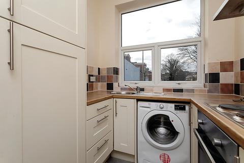 1 bedroom flat to rent, Lea Bridge Road, Walthamstow, London, E17