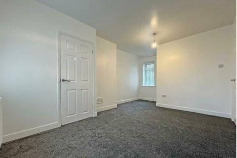 3 bedroom semi-detached house to rent, Coningswath Road, NG4