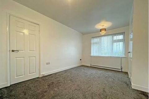 3 bedroom semi-detached house to rent, Coningswath Road, NG4