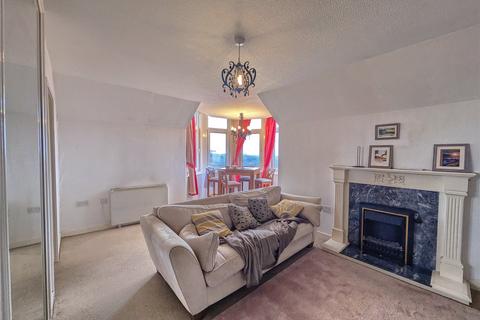 2 bedroom flat to rent, Marine Parade, Saltburn-by-the-Sea