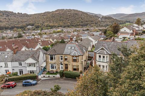 5 bedroom semi-detached house for sale, Common Road, Pontypridd CF37