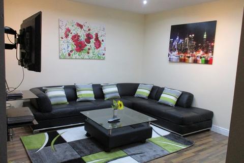 6 bedroom terraced house to rent, Moseley Road, Manchester M14