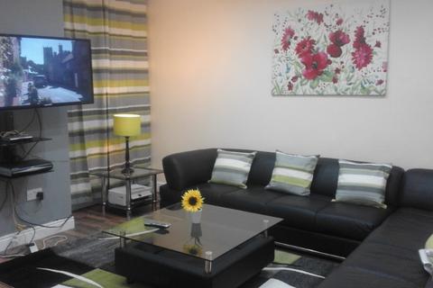 6 bedroom terraced house to rent, Moseley Road, Manchester M14