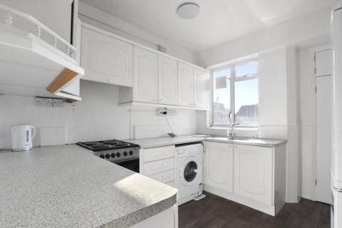 2 bedroom apartment to rent, Warren Court, Fitzrovia NW1