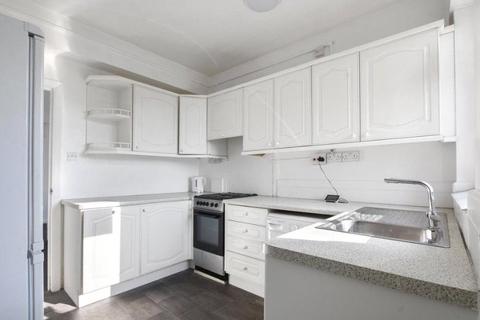 2 bedroom apartment to rent, Warren Court, Fitzrovia NW1