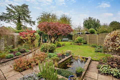 4 bedroom detached house for sale, Abbots Road, Cirencester