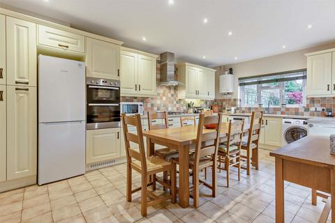 4 bedroom detached house for sale, Abbots Road, Cirencester