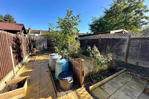 3 bedroom terraced house for sale, Lovelace Gardens, Southend on Sea, Essex, SS2 4NU