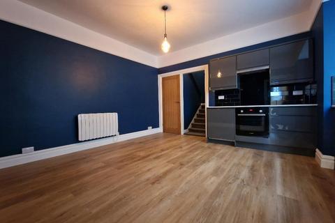 1 bedroom flat for sale, Station Road, Westcliff on Sea, Essex, SS0 7SB