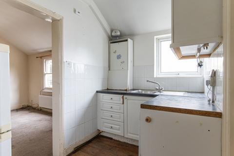 2 bedroom flat for sale, Lucas Road, London SE20