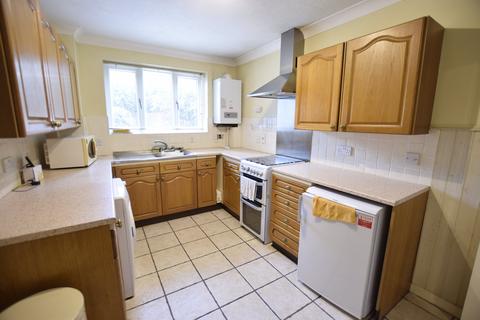 2 bedroom flat to rent, The Marina, Bournemouth,