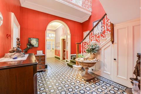 undefined, A Victorian Masterpiece, Overlooking Avenham Park, Stunning!