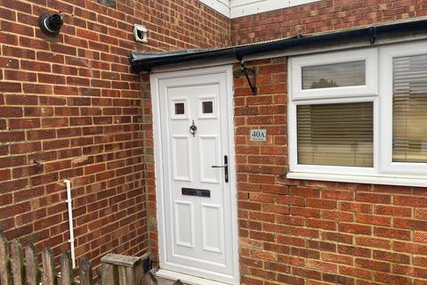 2 bedroom flat to rent, West Kingsdown, Sevenoaks