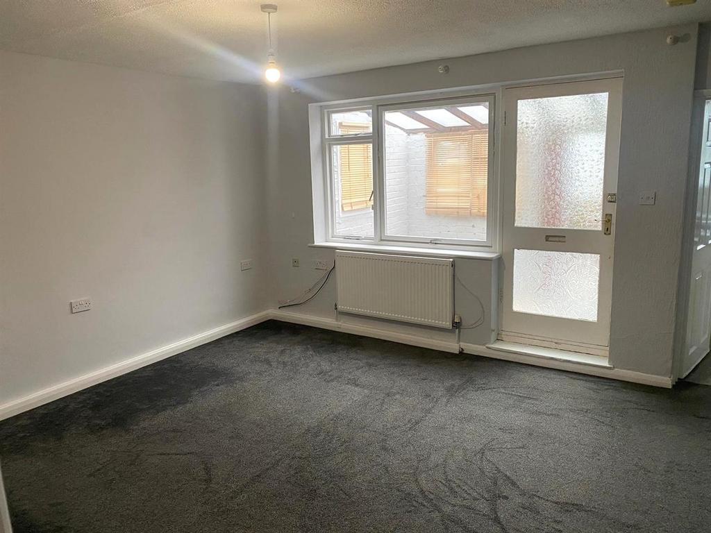 Lounge 2.jpg