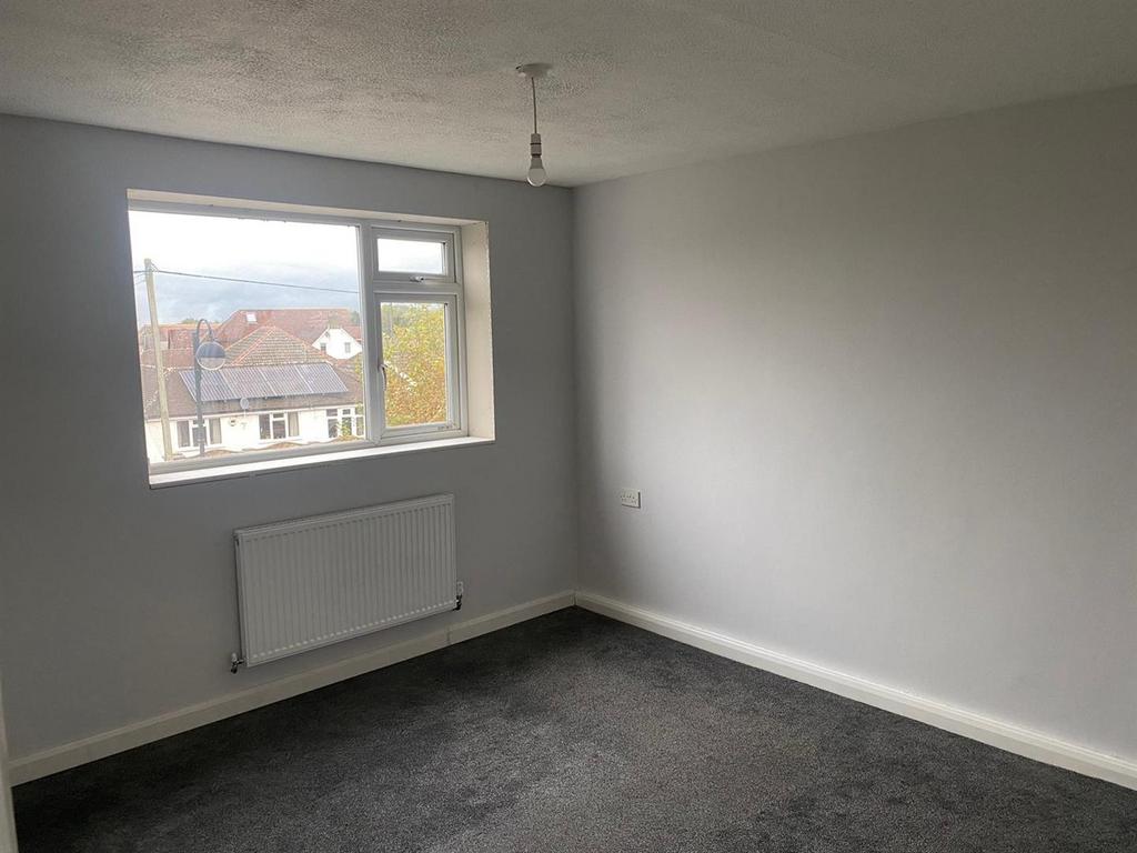 Bedroom 1.jpg