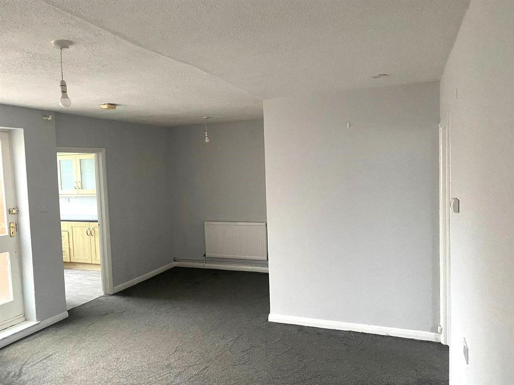 Lounge 1.jpg