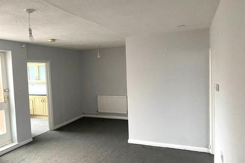 2 bedroom flat to rent, West Kingsdown, Sevenoaks
