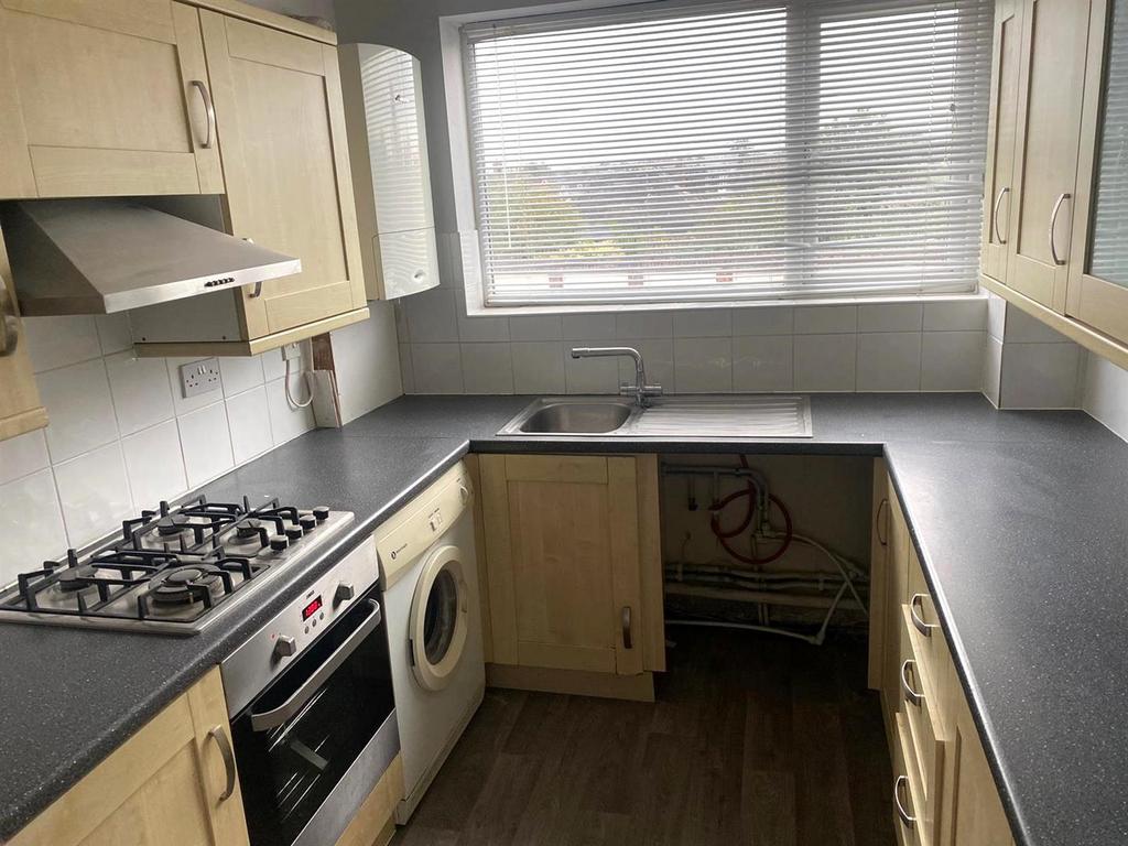 Kitchen 2.jpg