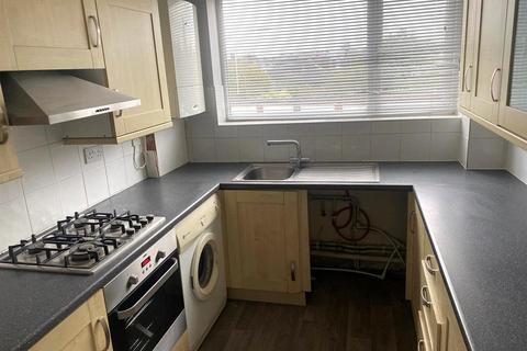 2 bedroom flat to rent, West Kingsdown, Sevenoaks