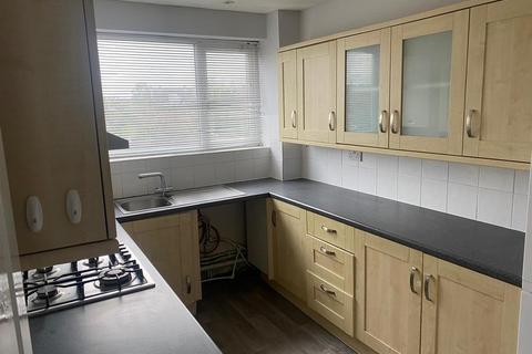 2 bedroom flat to rent, West Kingsdown, Sevenoaks