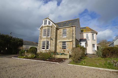 2 bedroom terraced house to rent, West End, Marazion