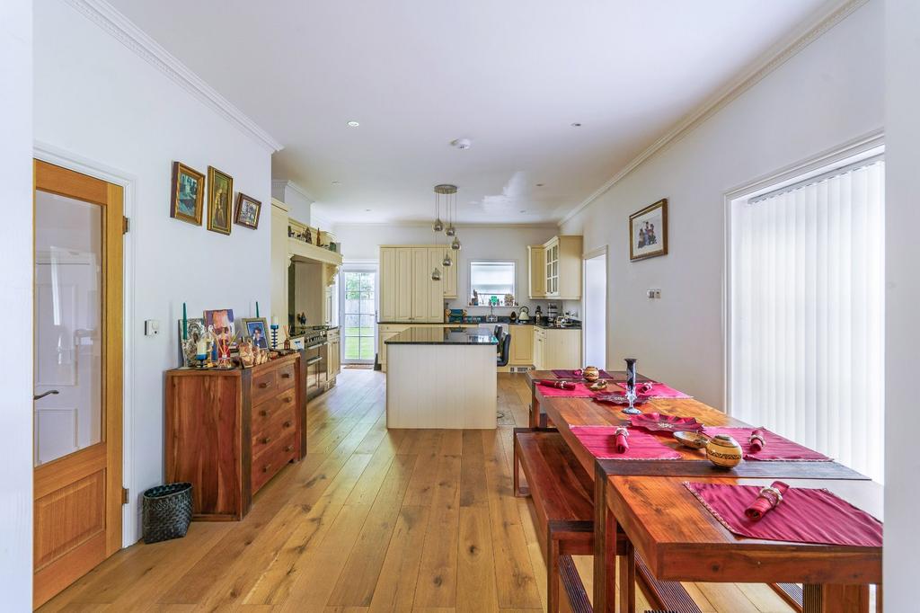 Kitchen/Dining Room