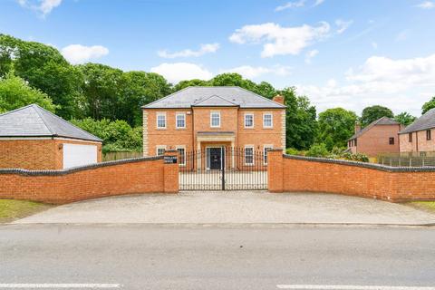 4 bedroom detached house for sale, Twyning Road, Strensham, Worcester, Worcestershire, WR8