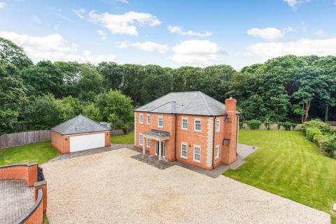 4 bedroom detached house for sale, Twyning Road, Strensham, Worcester, Worcestershire, WR8