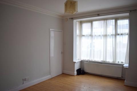3 bedroom semi-detached house to rent, Abbey Road, Bearwood, B67 5LH