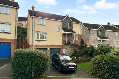 4 bedroom detached house for sale, Laburnum Way, Okehampton