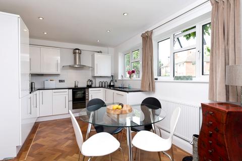 2 bedroom maisonette to rent, Heath Mead, London SW19