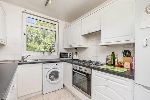 2 bedroom apartment to rent, Westmore Court, Putney SW15