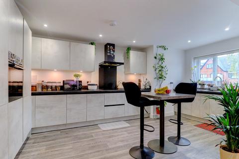 2 bedroom apartment for sale, West Wycombe Road, Buckinghamshire HP12