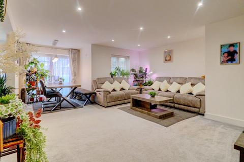 2 bedroom apartment for sale, West Wycombe Road, Buckinghamshire HP12