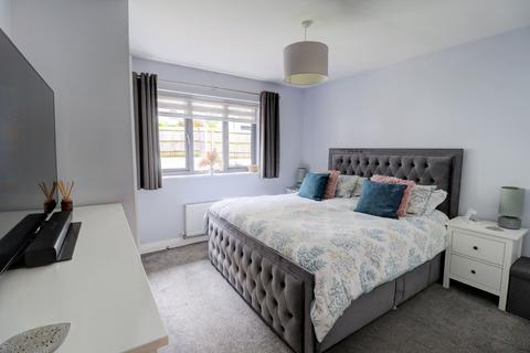 33a Eastern Dene, Hazlemere, High Wycombe, HP15 7BS